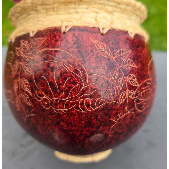 Bee-autiful Handmade Carved Woven Lidded Gourd Bee Themed Cranberry Red - Picture 8 of 14